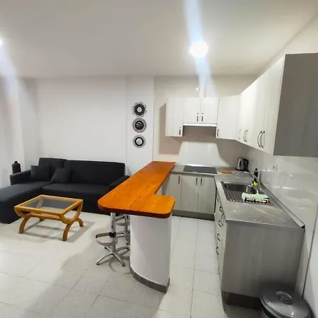 Apartment On The Front Line From The Ocean *